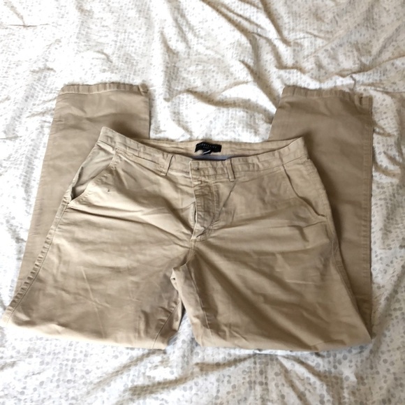 ⭐️2 FOR $20⭐️ Men’s khaki trousers. 34 waist - Picture 4 of 8
